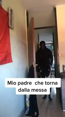Cosa gli è successo al fratellino 😂😂#foryoupage#blackhumor#foryou