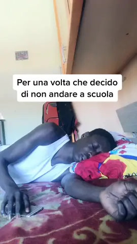E sempre così 😂#nopressure #foryoupage #foryou #school