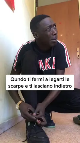 Tagga l’amico che ti lascia sempre indietro #foryou #foryoupage #scarpe