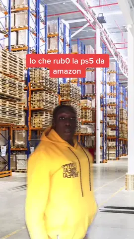 La persona dopo la @ ti deve regalare la play 5#foryoupage #foryou #comic #ironia #ps5