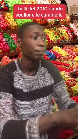 La persona dopo la @ vi deve comprare le caramelle #foryoupage #comic #greenscreen