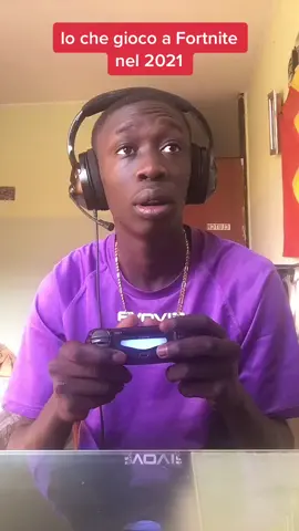 Tagga quell’amico infognato a fortnite #foryou #foryoupage #fortnite