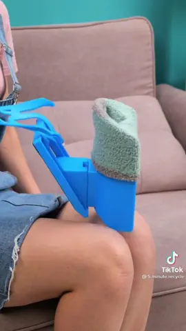Sorry guys I didn’t realize there was a hole in my sock 🙈😂🕳🧦