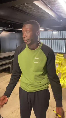Wooow so magic!!!🙆🏿‍♂️.......🤣🤣Wooow così magico!!!🙆🏿‍♂️.....🤣🤣 #LearnFromKhabi #LearnWithTikTok #ImparaConTikTok