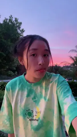 khi người đi qua nhìn :-)