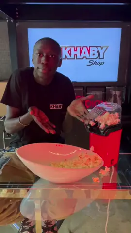 Please! Don’t waste popcornKids are crazy about this 🍿Non sprecare i popcorn,i bambini ne vanno matti 🍿#learnfromkhaby #learnwithtiktok #linkinbio