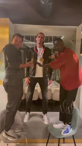 Thanks to my uncle @alessandrodelpiero to assist me in this award ceremony with our Olympic champion#GianmarcoTamberi gold medal Tokyo #learnfromkhaby