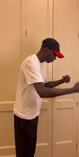 I figured out his trick in 3 sec, sorry bro🤣🤣 👇🏾👇🏾 #learnfromkhaby #learnwithtiktok @tiktok