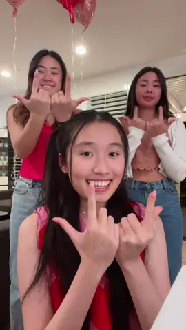 <3