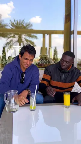 When Sonu’s straw steals the spotlight#learnfromkhaby #LearnOnTikTok #sonusood #india