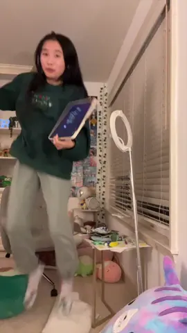Quá là trình vẽ áo noel @whoop.vn