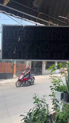 Thầy thống chuyên sửa tivi - thay màn hình - thay led tại nhà ae nào cần zalo 0935734747
