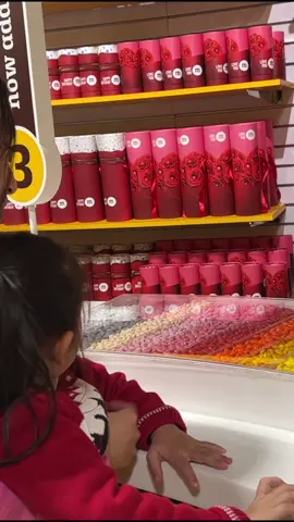 ban sẽ cho gì lên kẹo?