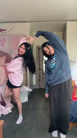 nhảy với sinh đôi mình nè (dc: @Bongplaybang )