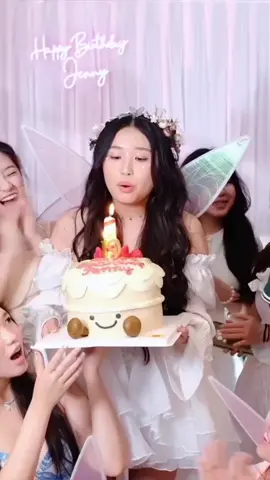 jenny phiên bản mọc cánh