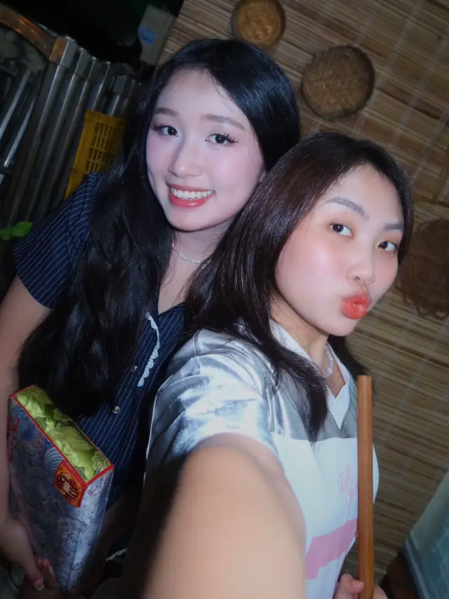 hmm mình hình hơi lạ thui