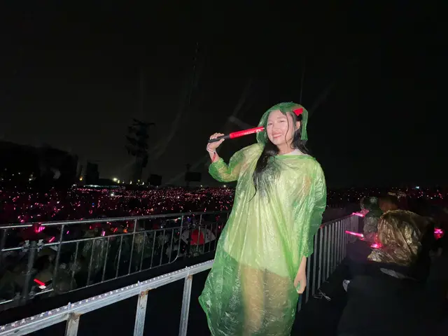 Hehee đi xem các anh trai trong trời quá là mưa