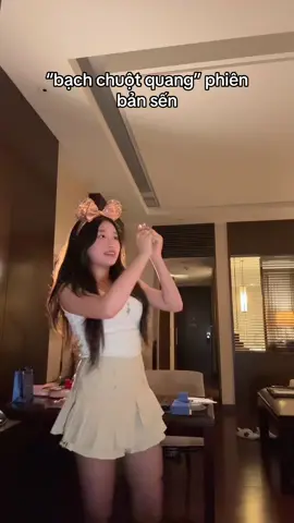 con chuột nó làm gì sến thế