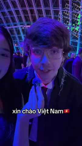 mình đã gặp Karl tại sự kiện MrBeast, và anh ấy hẹn gặp các bạn ờ Việt Nam!