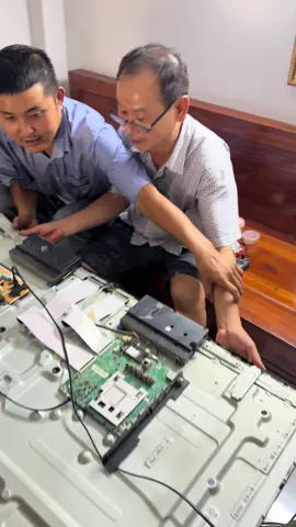 Sửa Tivi Samsung mất nguồn - dịch vụ sửa tivi tận nhà cho mọi gia đình tại khu vực TPHCM, với dịch vụ hỗ trợ nhanh chóng, khắc phục mọi lỗi về các dòng tivi  #…